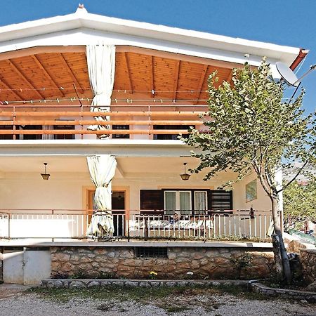4 Bedroom Awesome Apartment In Starigrad Exteriér fotografie