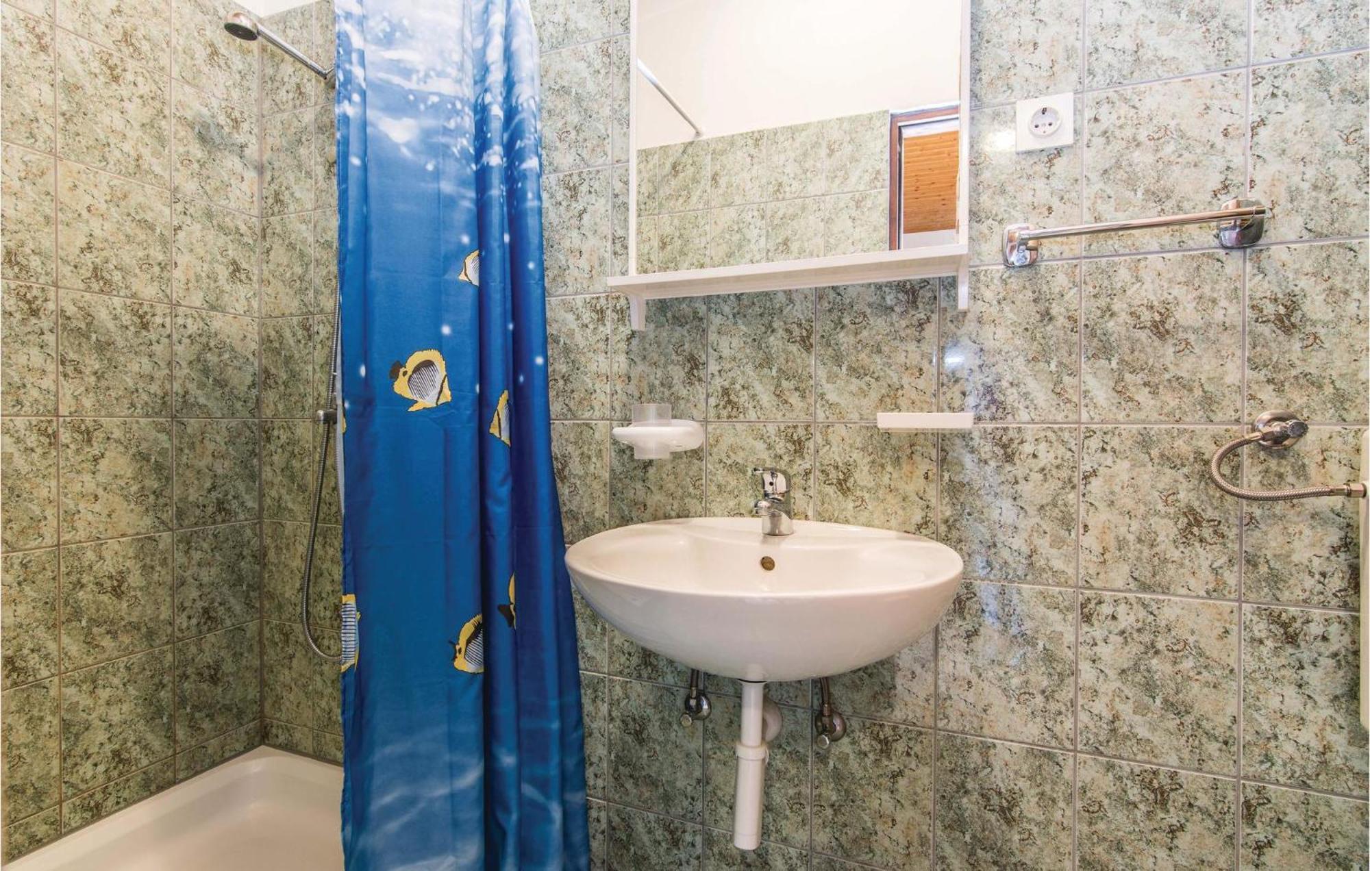 4 Bedroom Awesome Apartment In Starigrad Exteriér fotografie