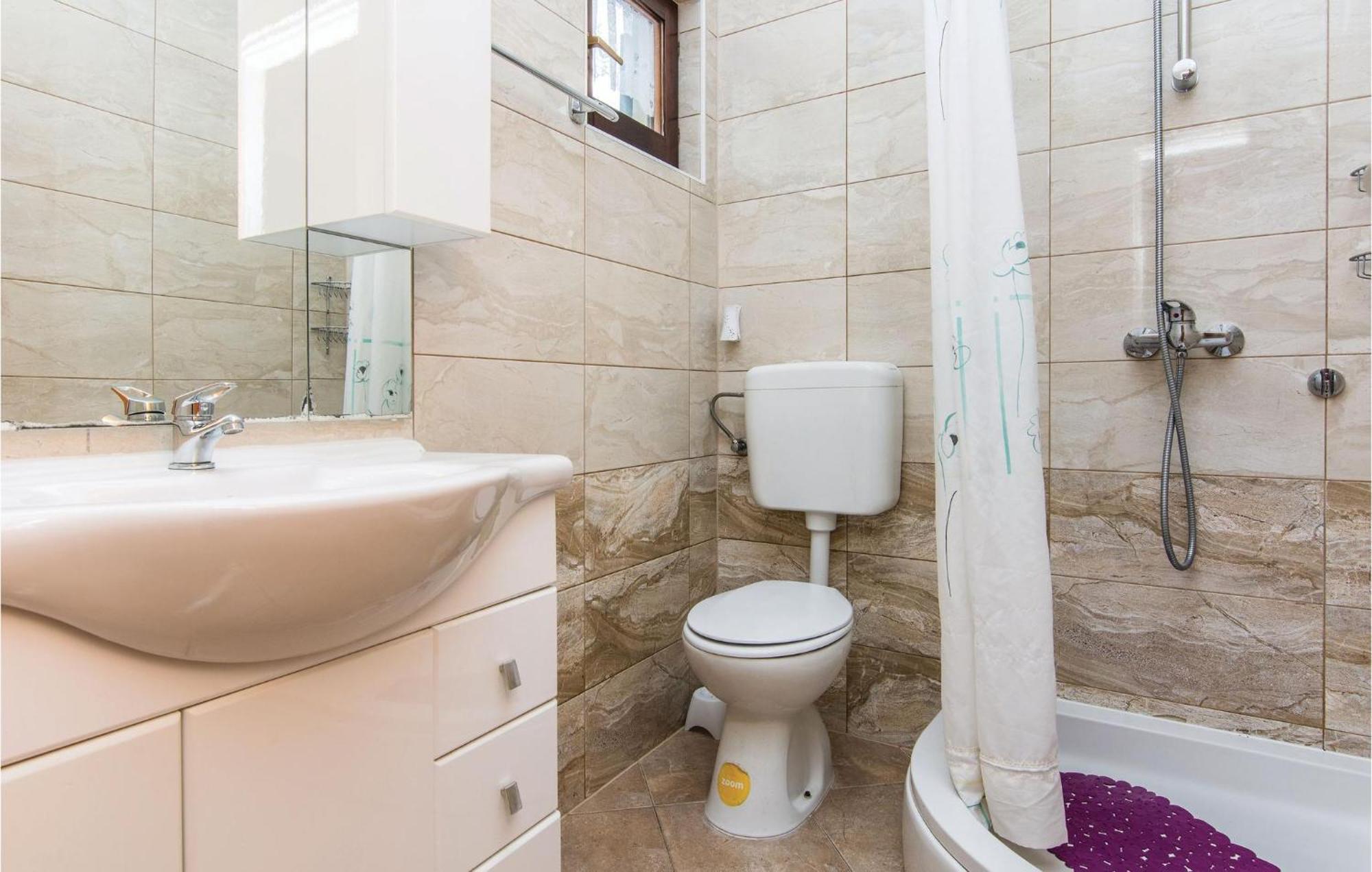 4 Bedroom Awesome Apartment In Starigrad Exteriér fotografie