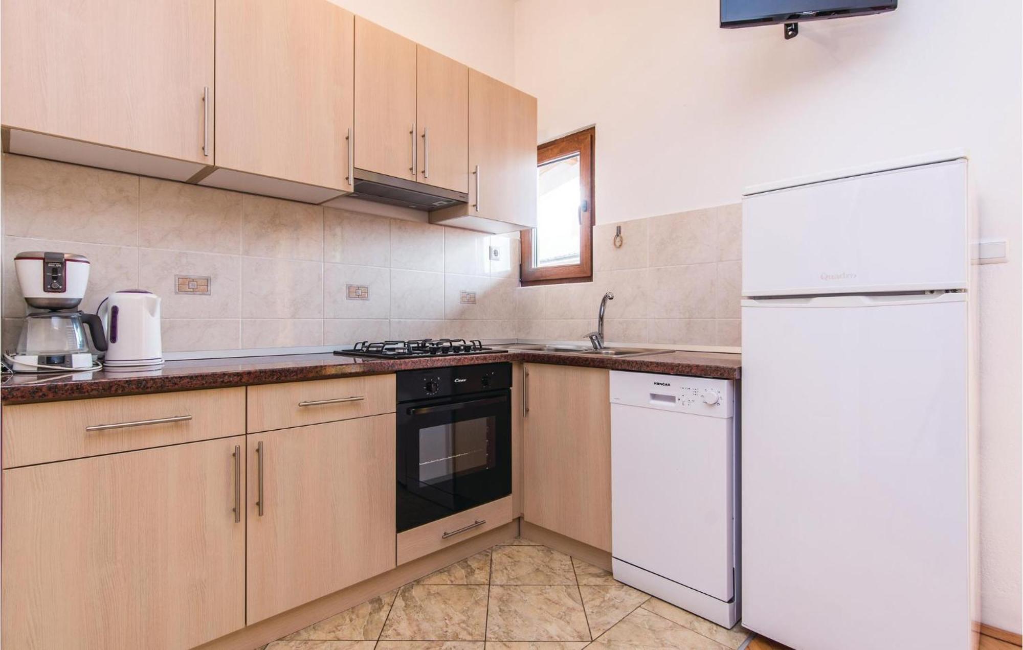 4 Bedroom Awesome Apartment In Starigrad Exteriér fotografie