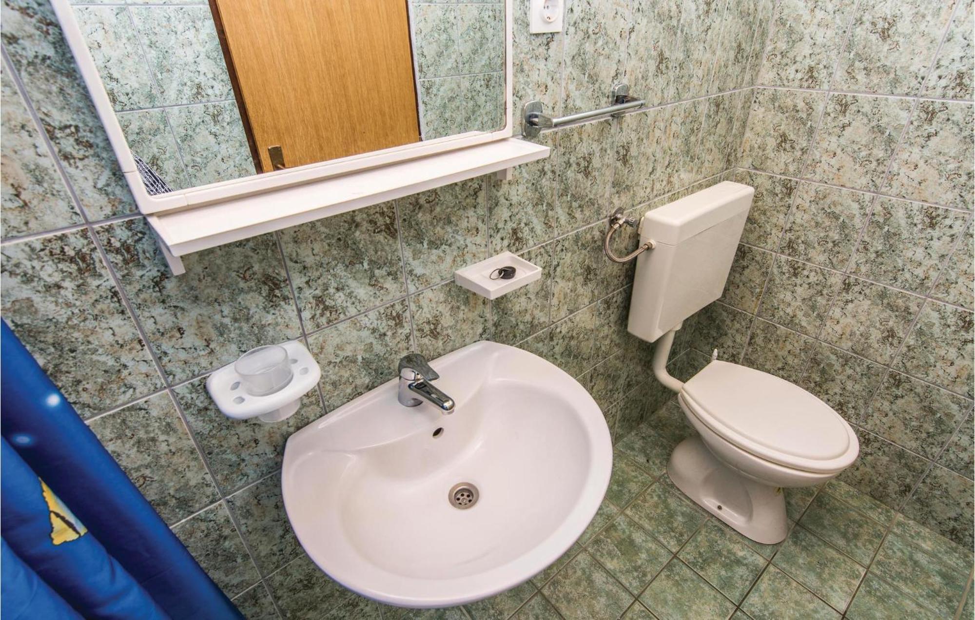 4 Bedroom Awesome Apartment In Starigrad Exteriér fotografie