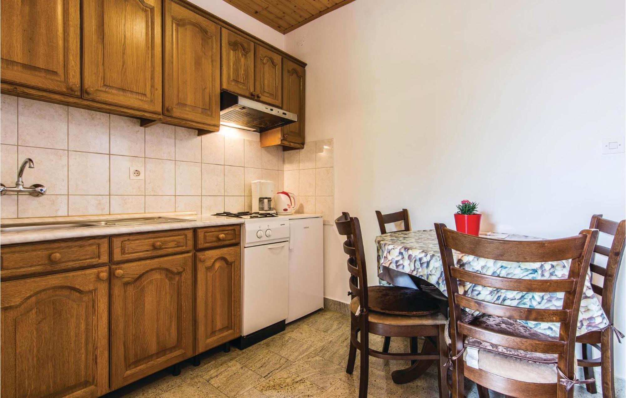 4 Bedroom Awesome Apartment In Starigrad Exteriér fotografie