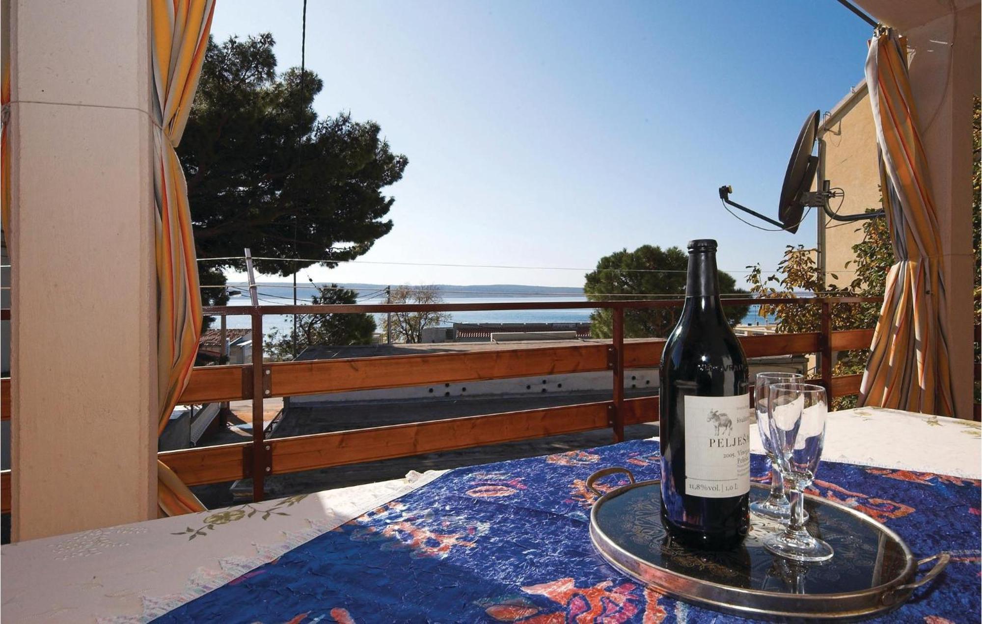 4 Bedroom Awesome Apartment In Starigrad Exteriér fotografie